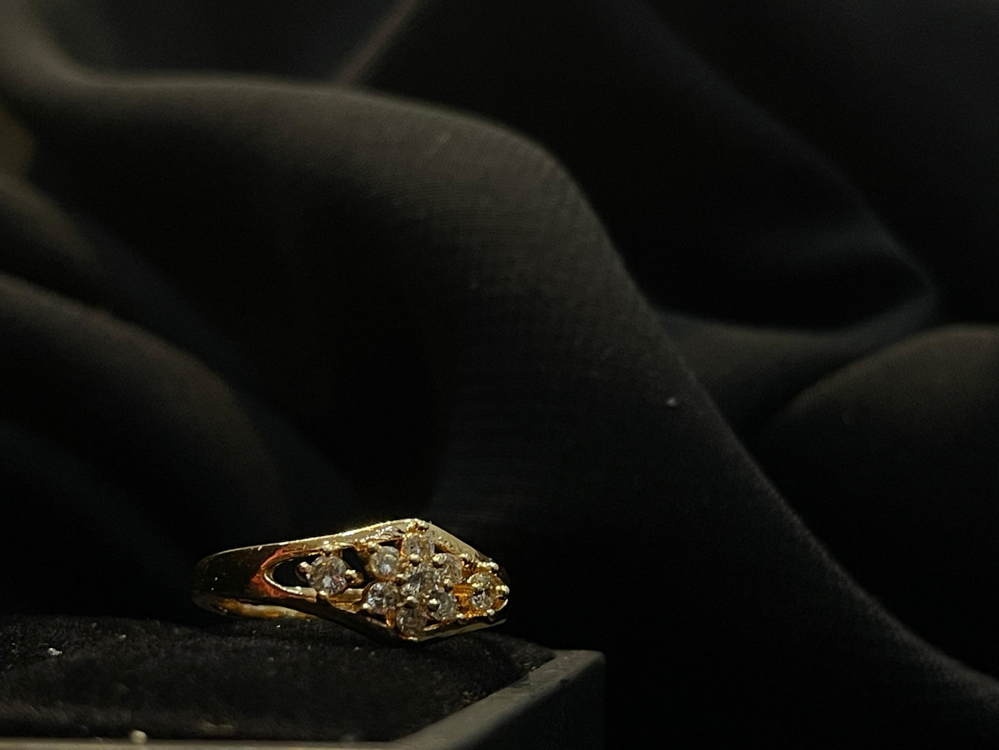 Women's Diamond Gold Ring